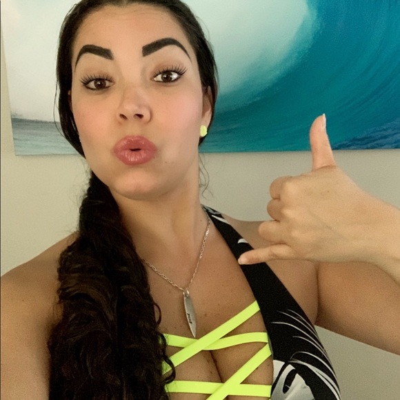 Meet the Posher Other - Meet your Posher, Carolina